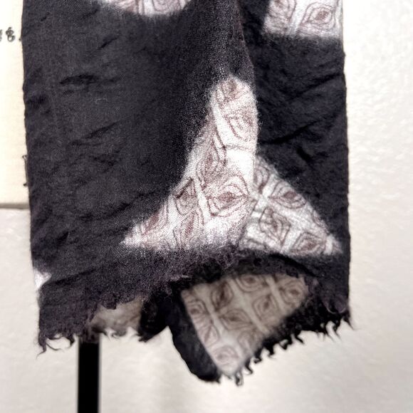 Geometric 23" x 64" Fringe Edge Scarf Black White Triangles Floral Print - Picture 3 of 7